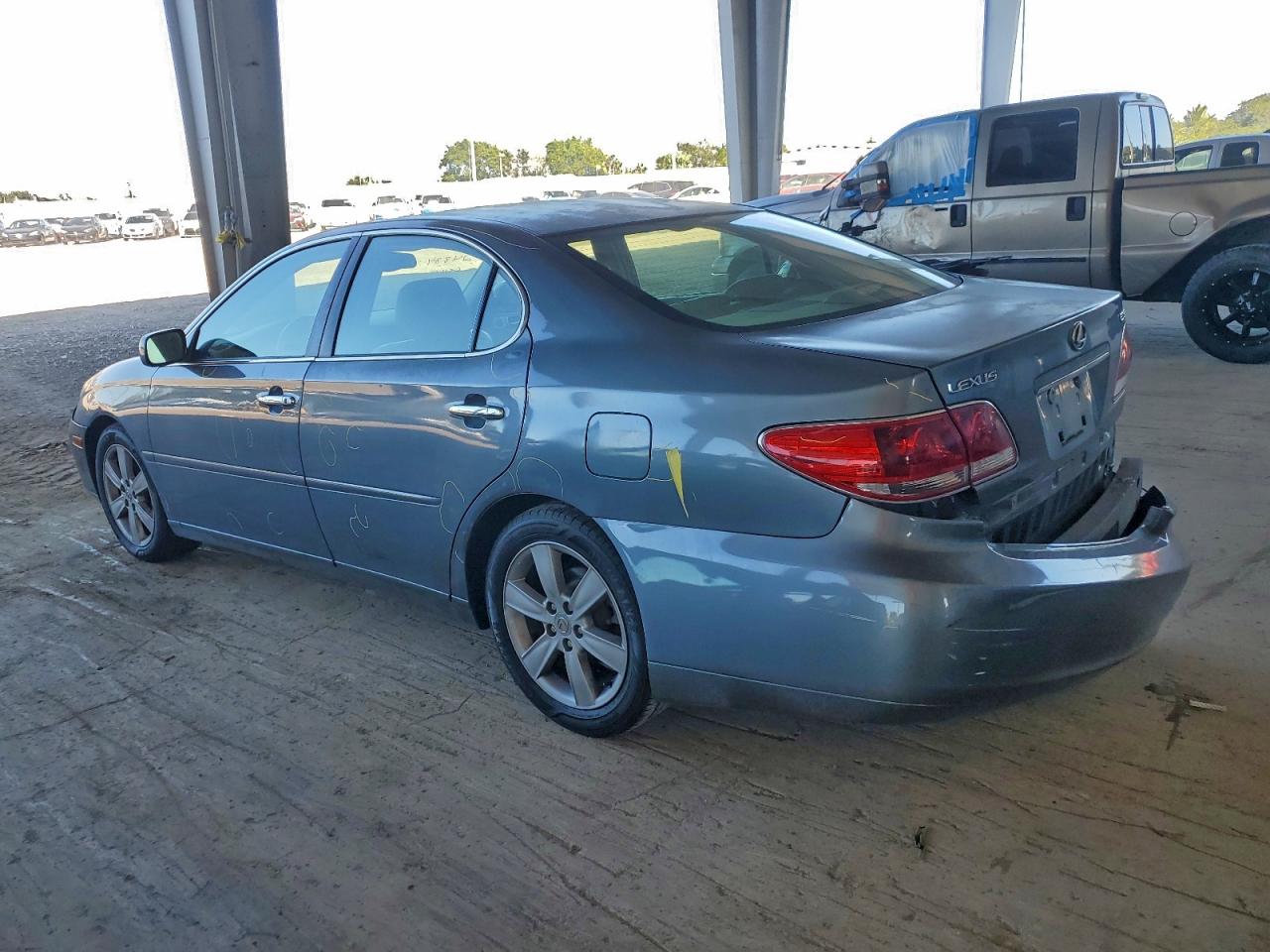 2005 LEXUS ES 330 photo 2