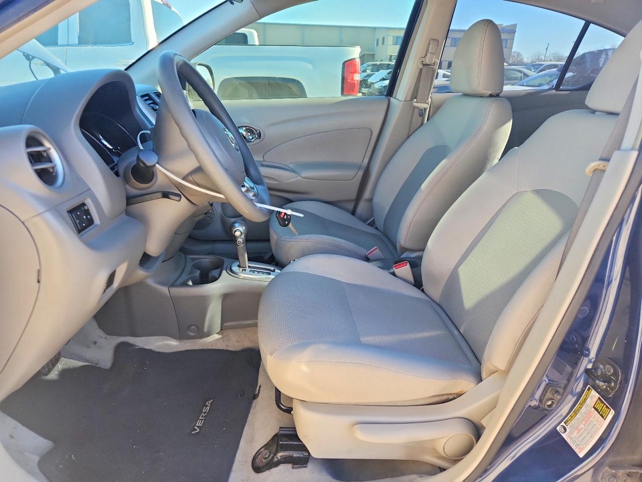 2014 NISSAN VERSA S photo 7