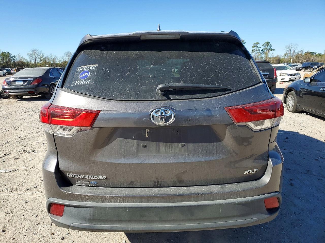 2019 TOYOTA HIGHLANDER SE photo 6