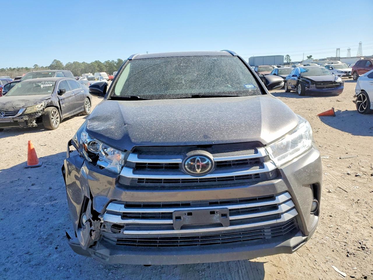 2019 TOYOTA HIGHLANDER SE photo 5