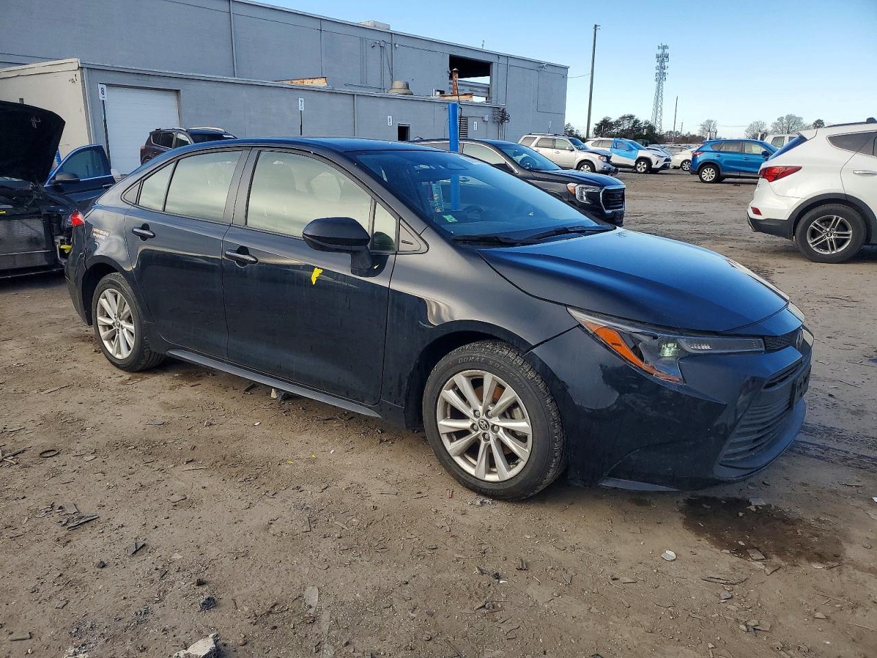 2023 TOYOTA COROLLA LE photo 4