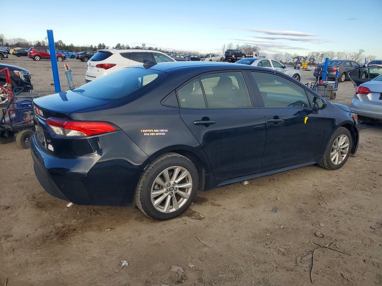 2023 TOYOTA COROLLA LE photo 3