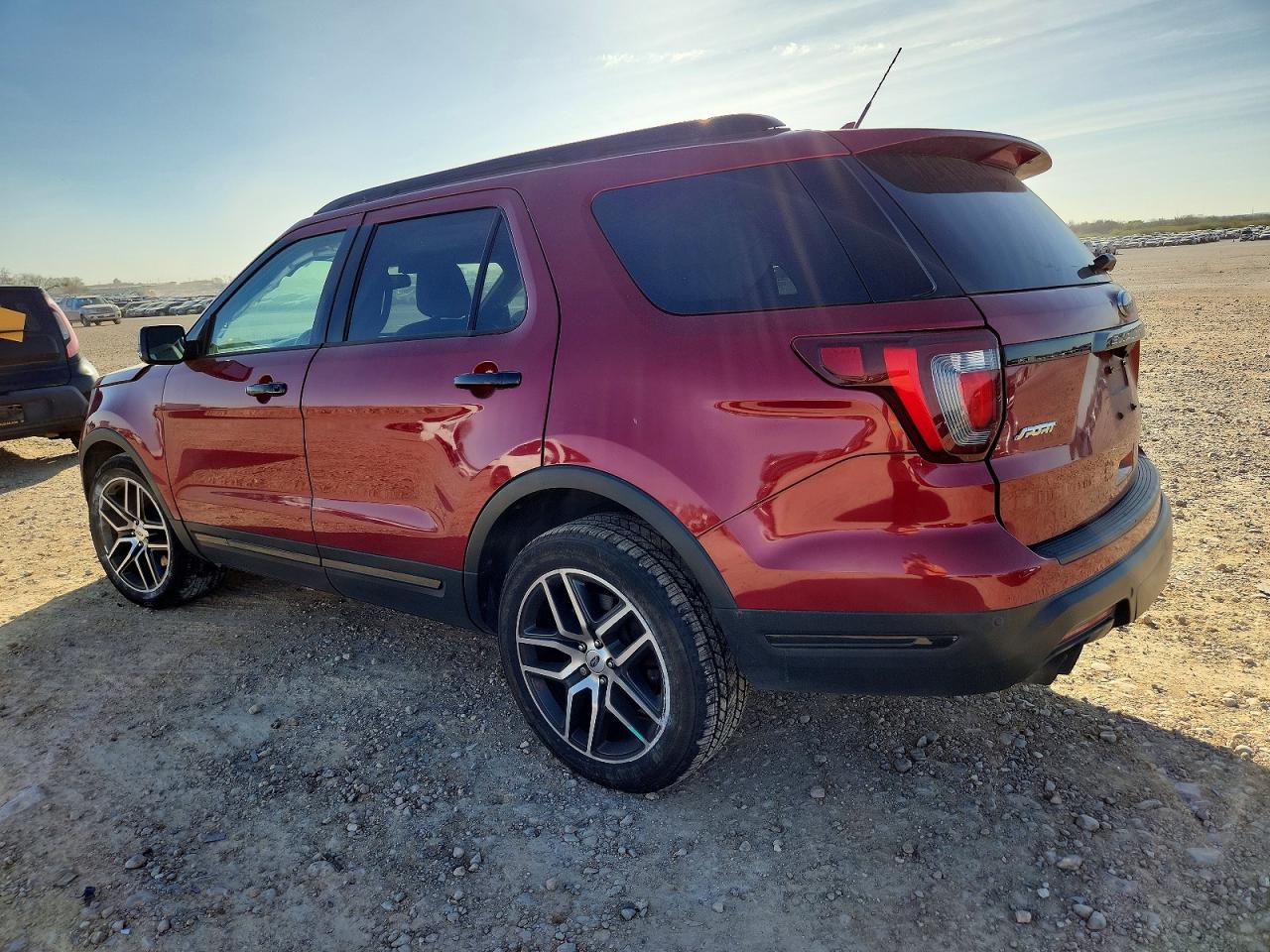 2019 FORD EXPLORER SPORT photo 2