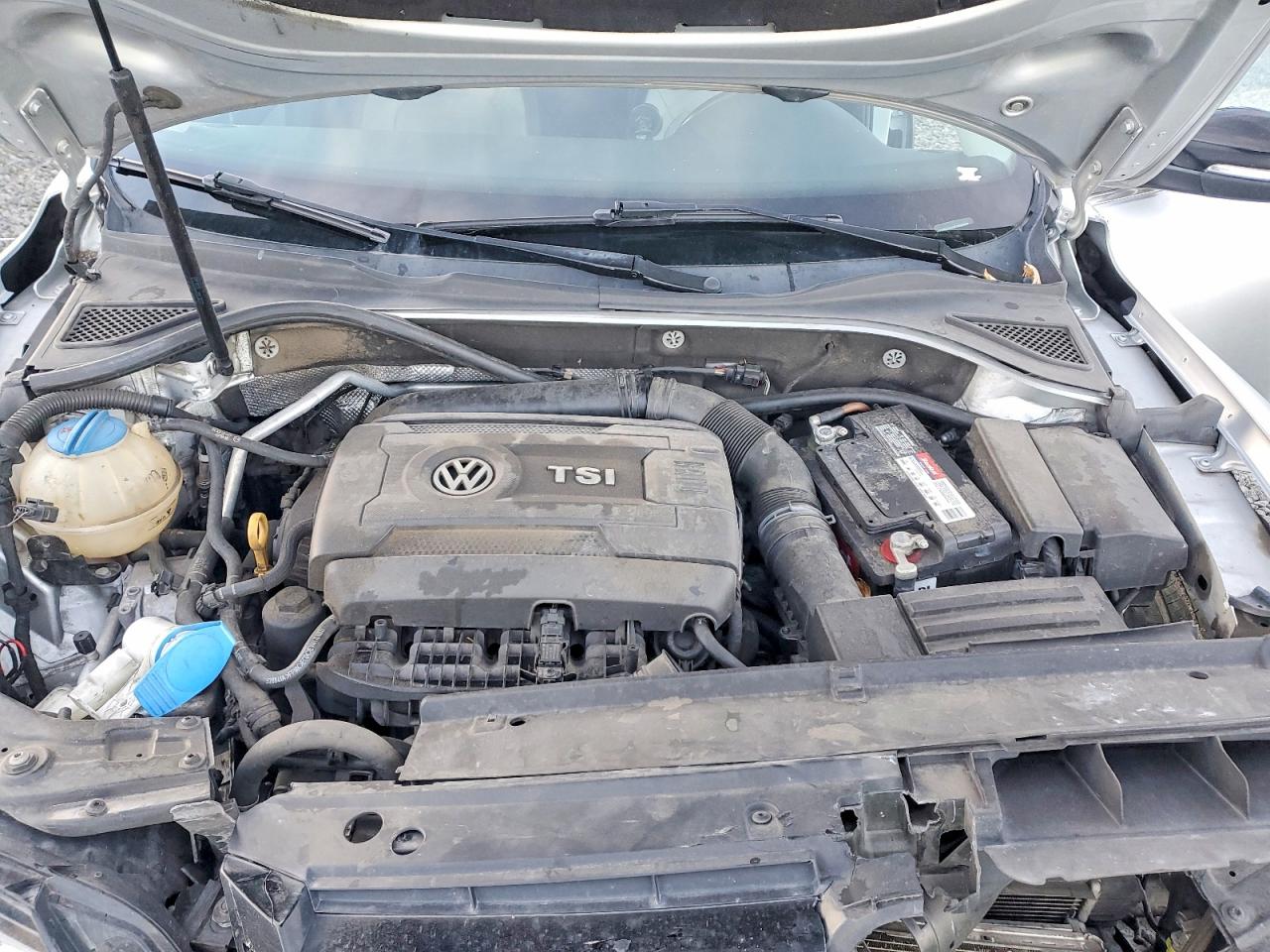 2015 VOLKSWAGEN PASSAT SE photo 11