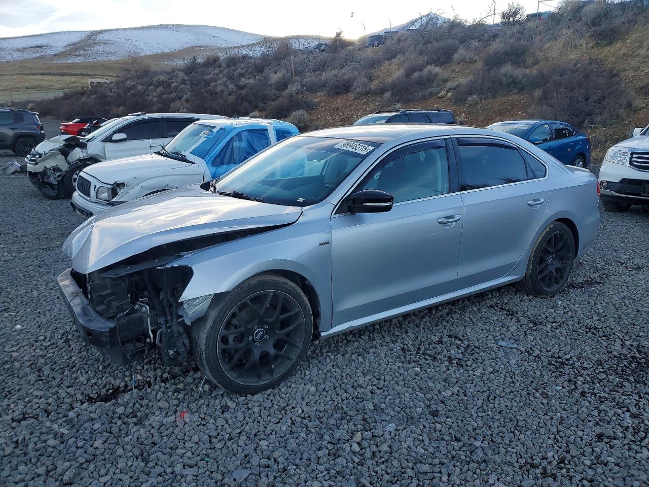 2015 VOLKSWAGEN PASSAT