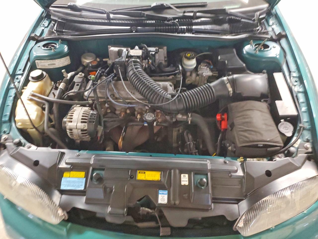 2018 CHEV CAVALIER photo 11