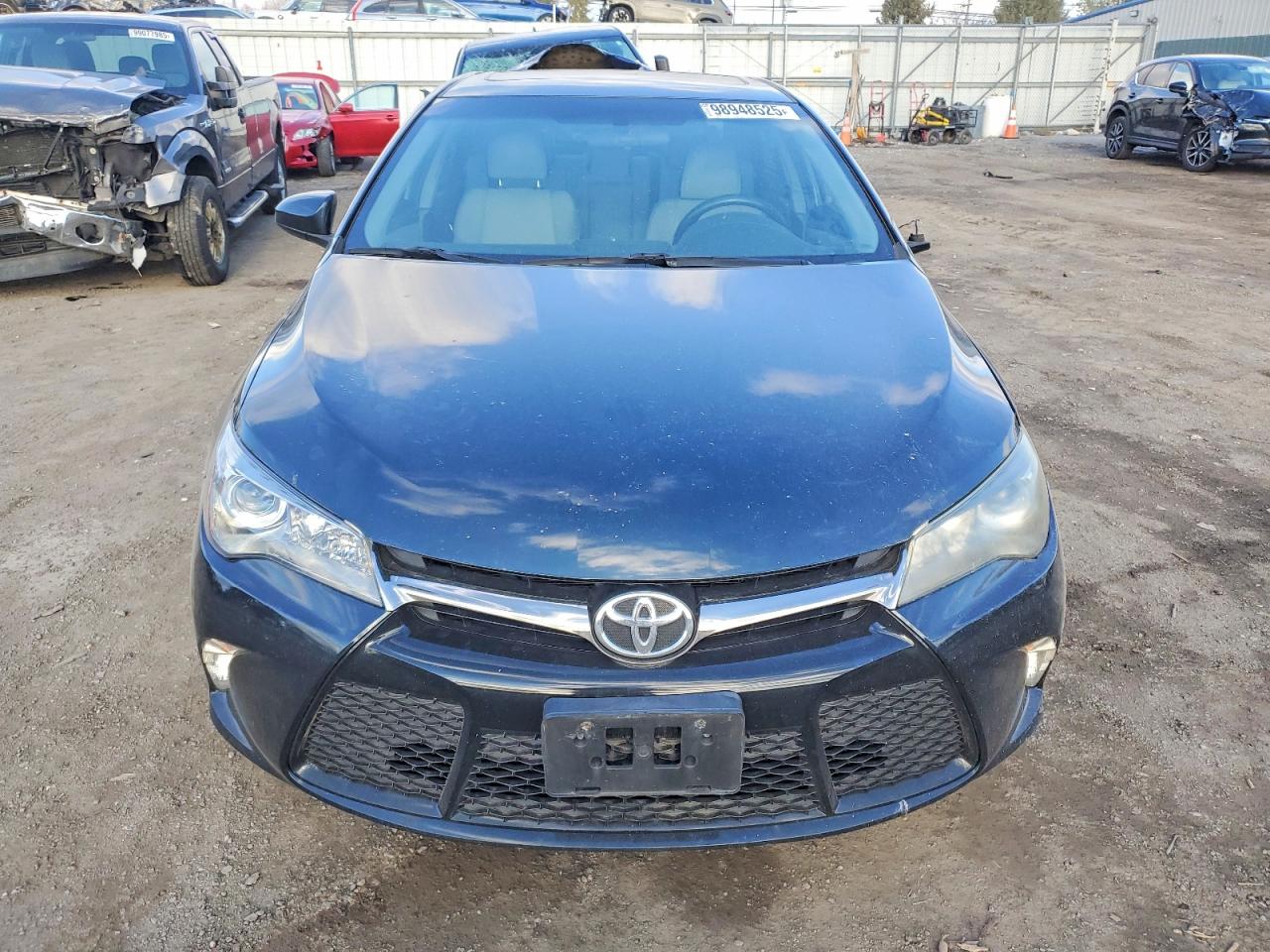 2017 TOYOTA CAMRY LE photo 5