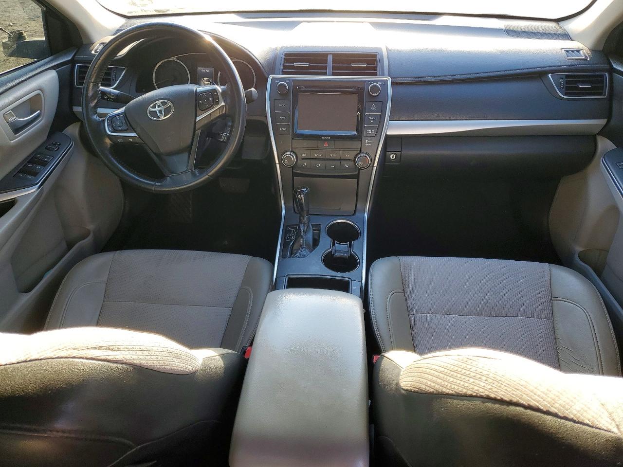 2017 TOYOTA CAMRY LE photo 8