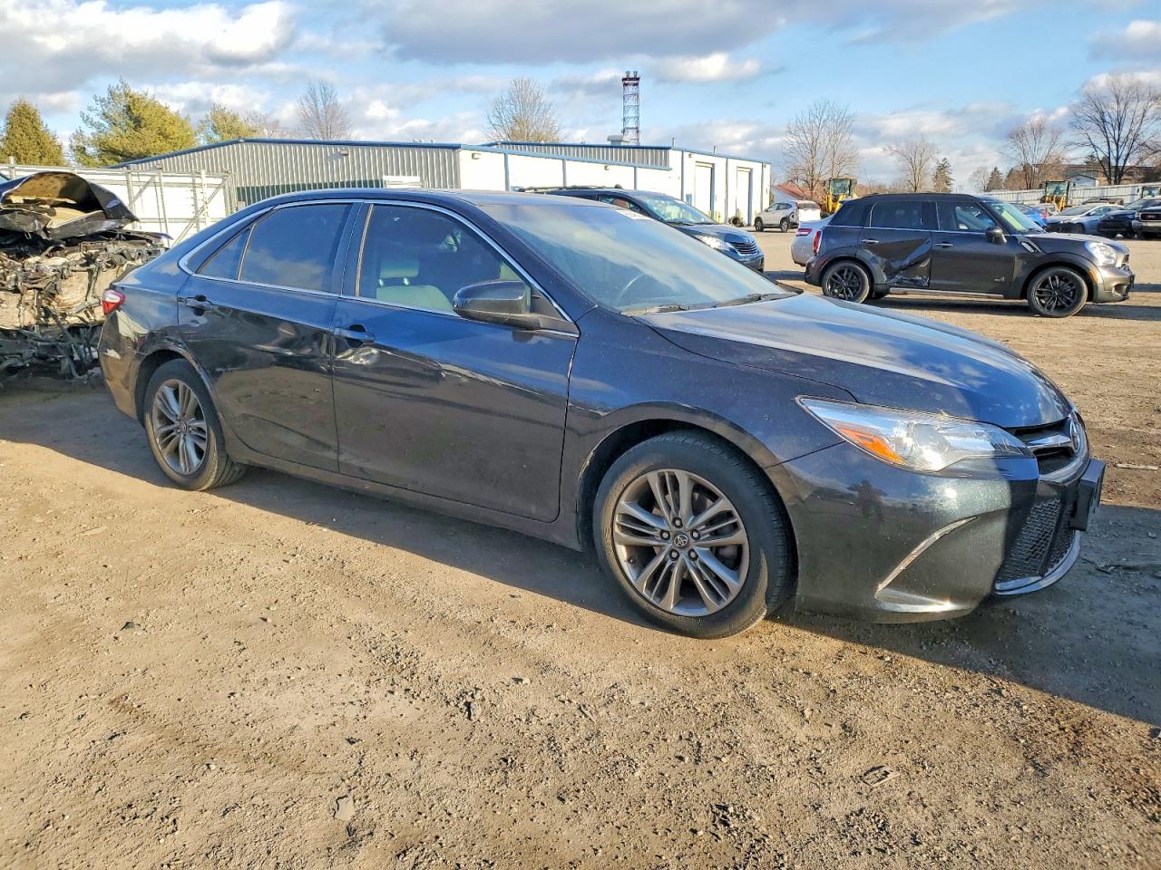 2017 TOYOTA CAMRY LE photo 4
