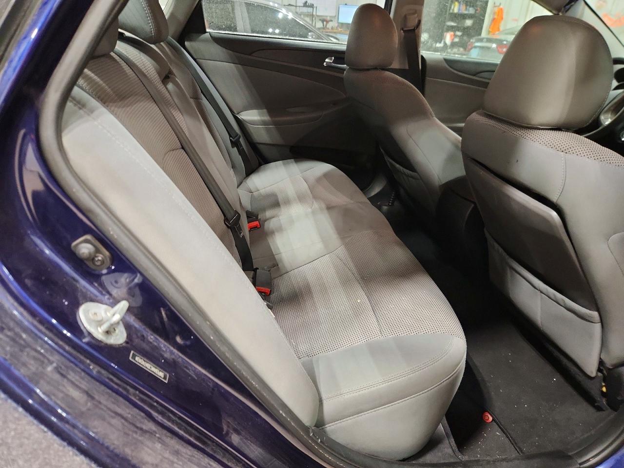 2013 HYUNDAI SONATA GLS photo 10