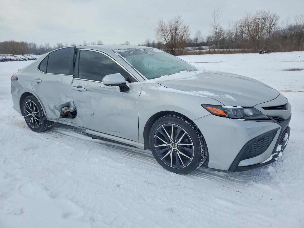 2022 TOYOTA CAMRY SE photo 4