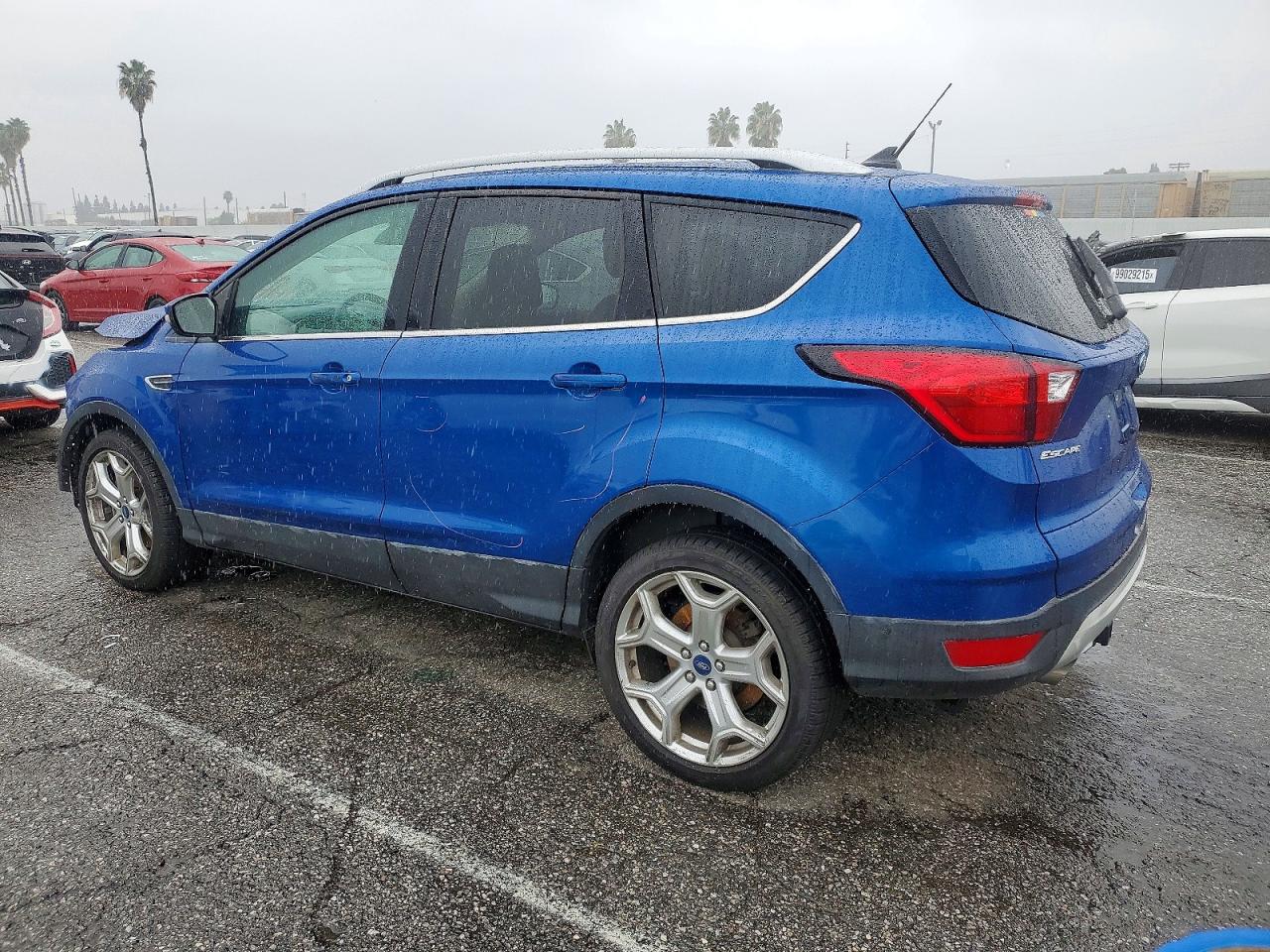 2019 FORD ESCAPE TITANIUM photo 2