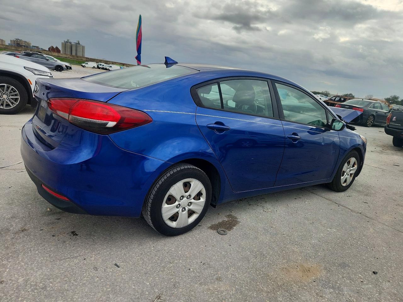 2018 KIA FORTE LX photo 3