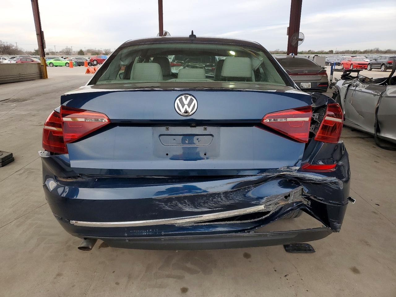 2019 VOLKSWAGEN PASSAT WOLFSBURG photo 6