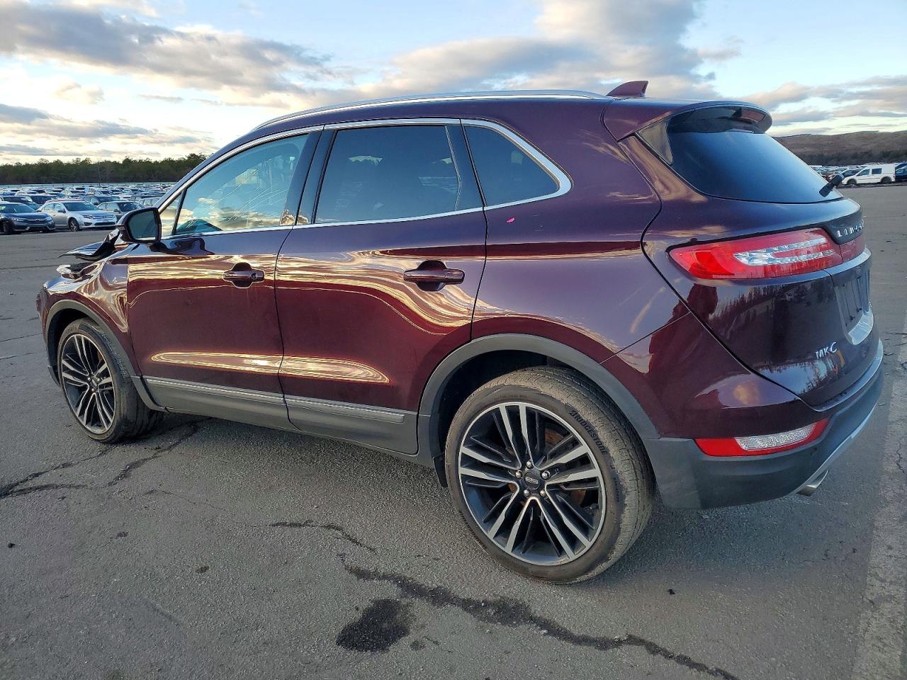 2017 LINCOLN MKC RESERVE photo 2