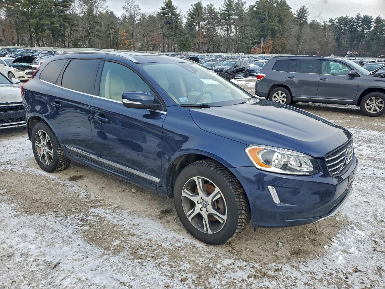 2015 VOLVO XC60 T6 PREMIER photo 4