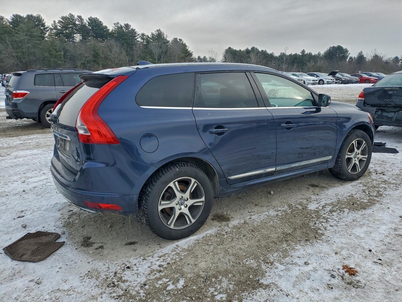 2015 VOLVO XC60 T6 PREMIER photo 3
