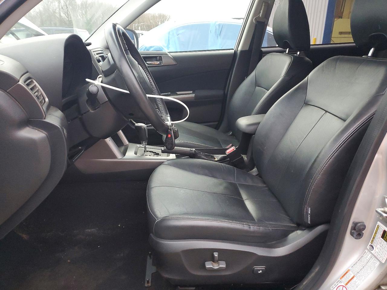 2011 SUBARU FORESTER LIMITED photo 13