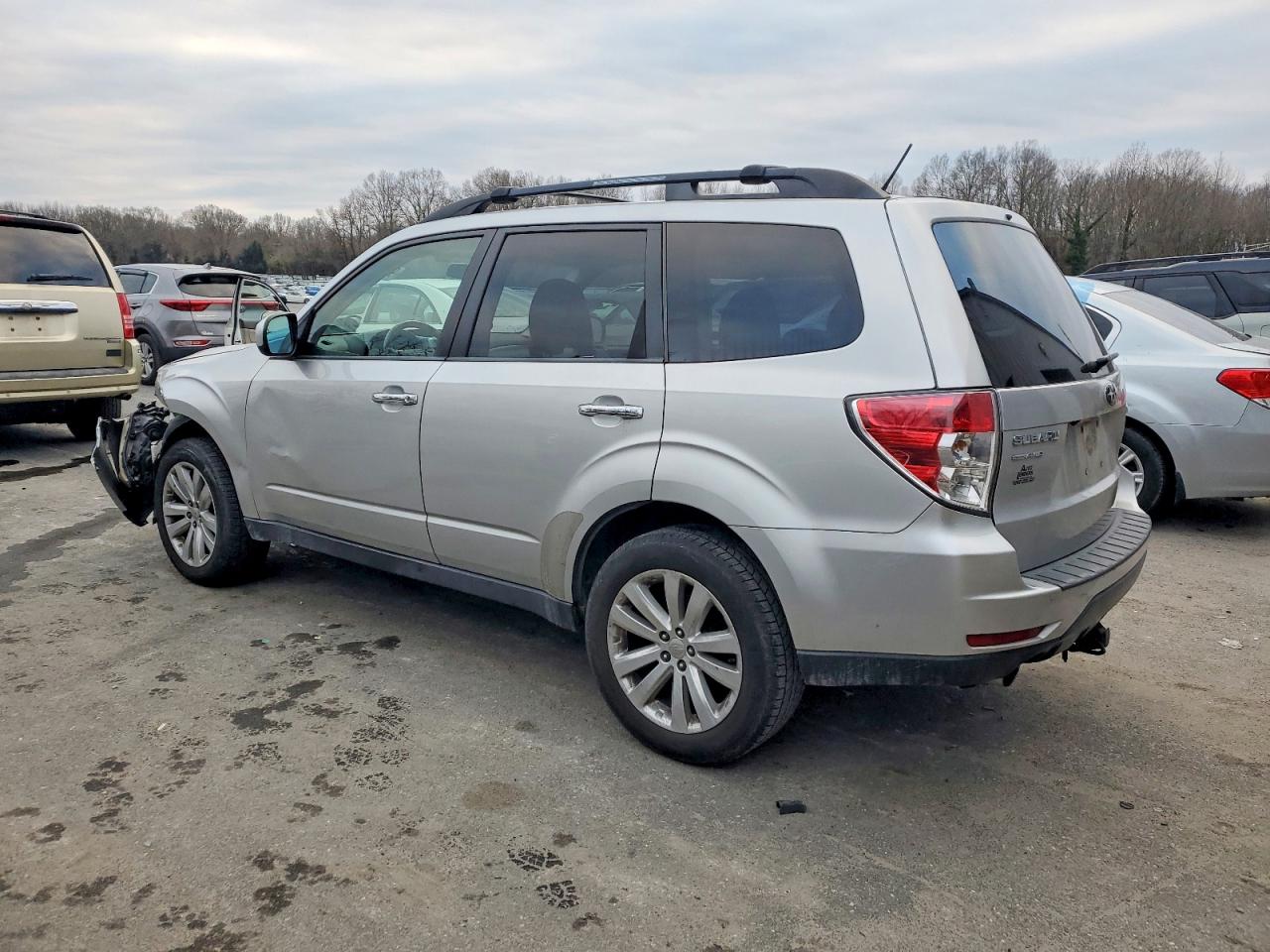 2011 SUBARU FORESTER LIMITED photo 3