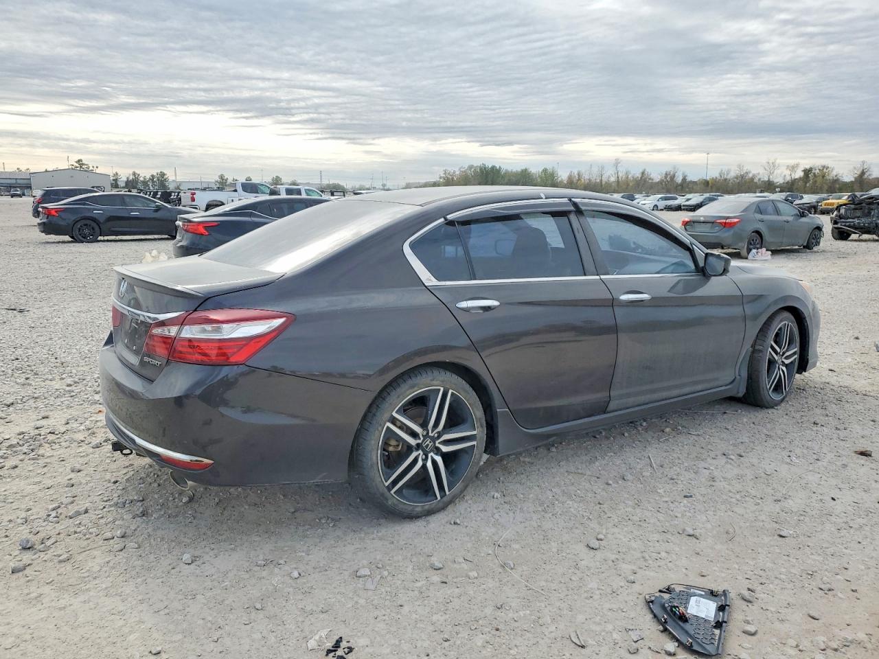 2016 HONDA ACCORD SPORT photo 3