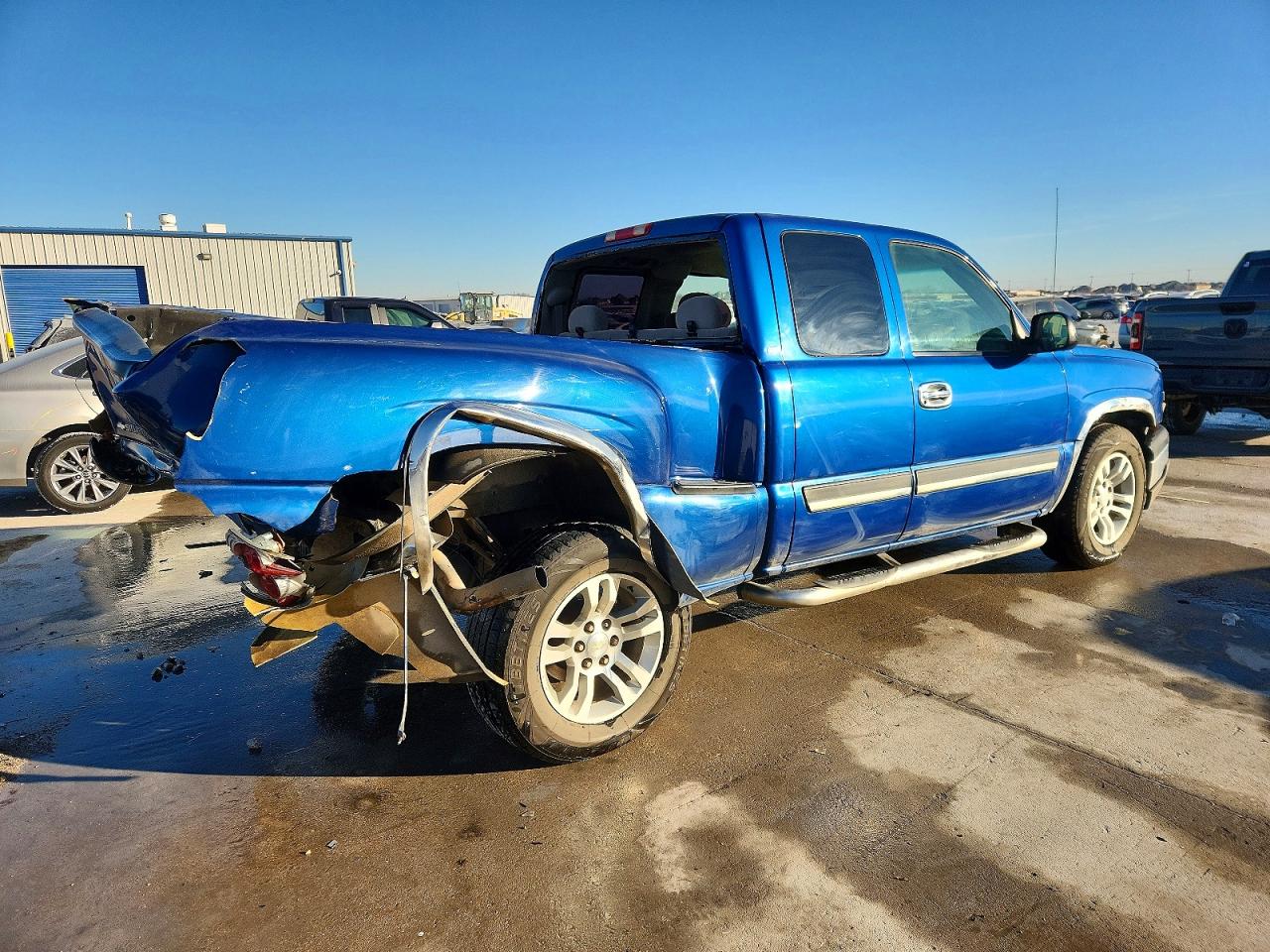 2003 CHEVROLET SILVERADO C1500 photo 3
