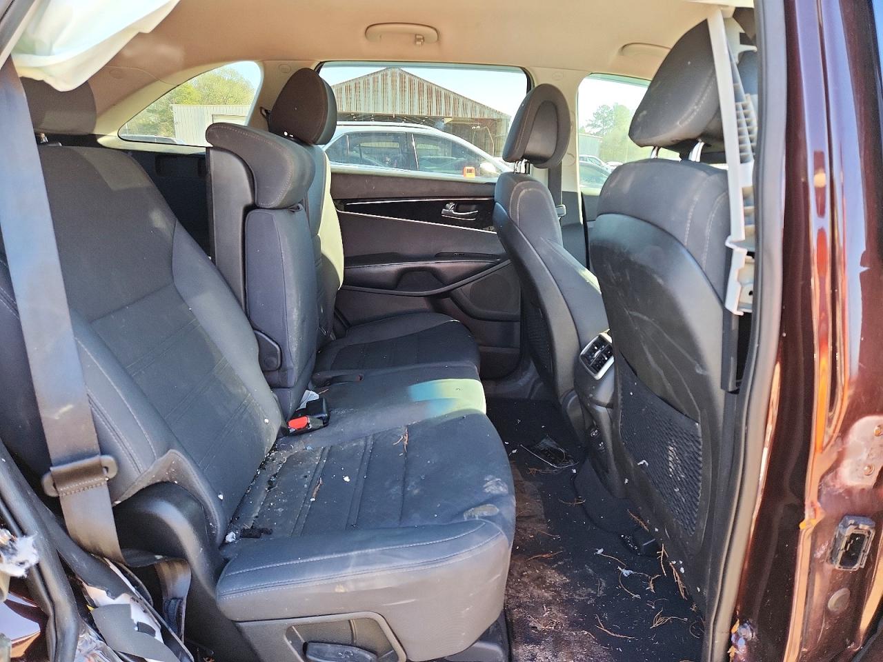 2016 KIA SORENTO LX photo 11