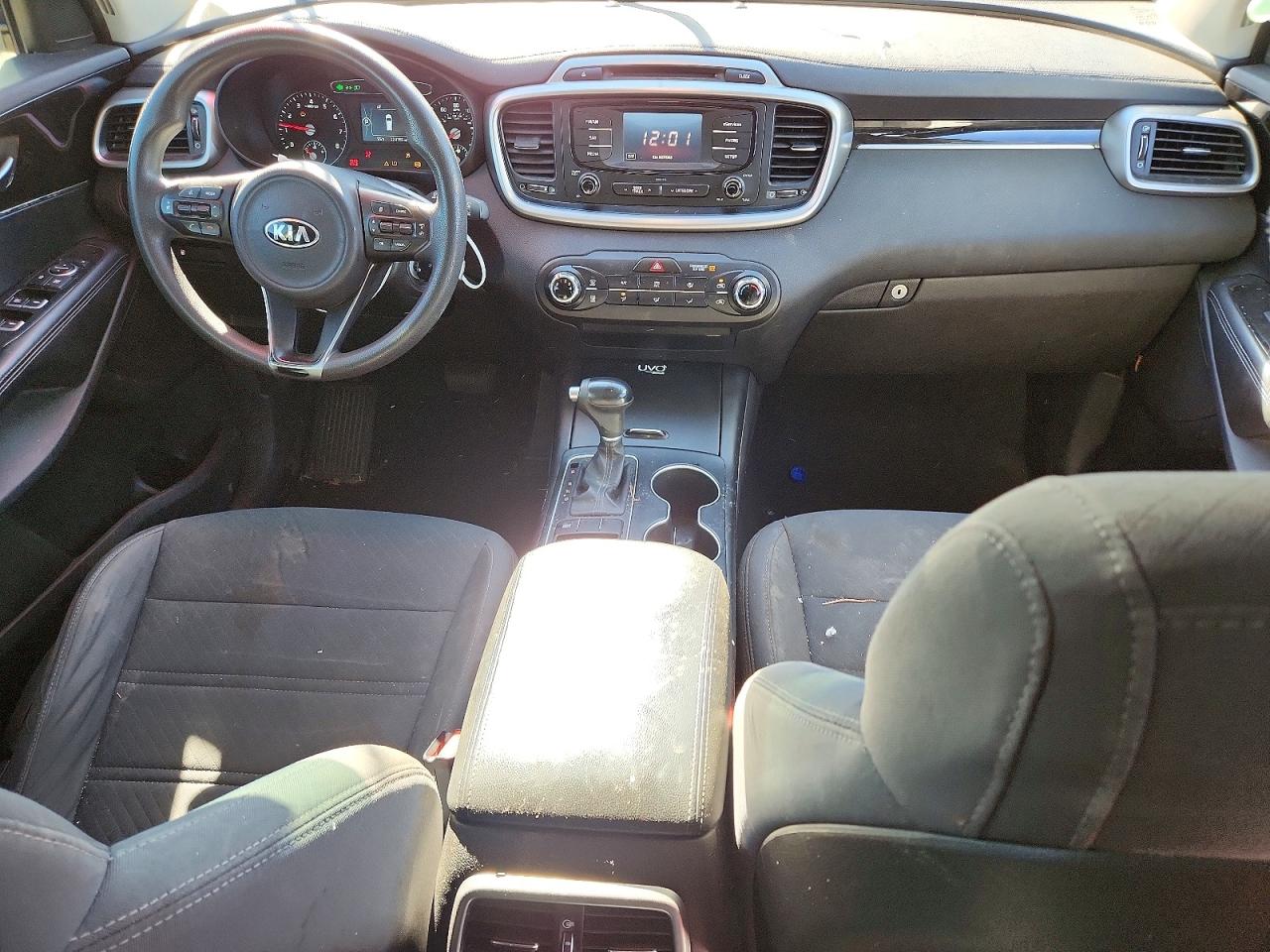 2016 KIA SORENTO LX photo 8