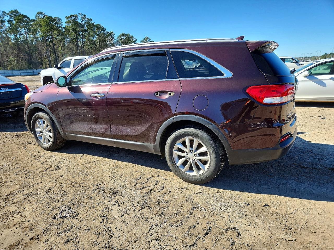 2016 KIA SORENTO LX photo 2