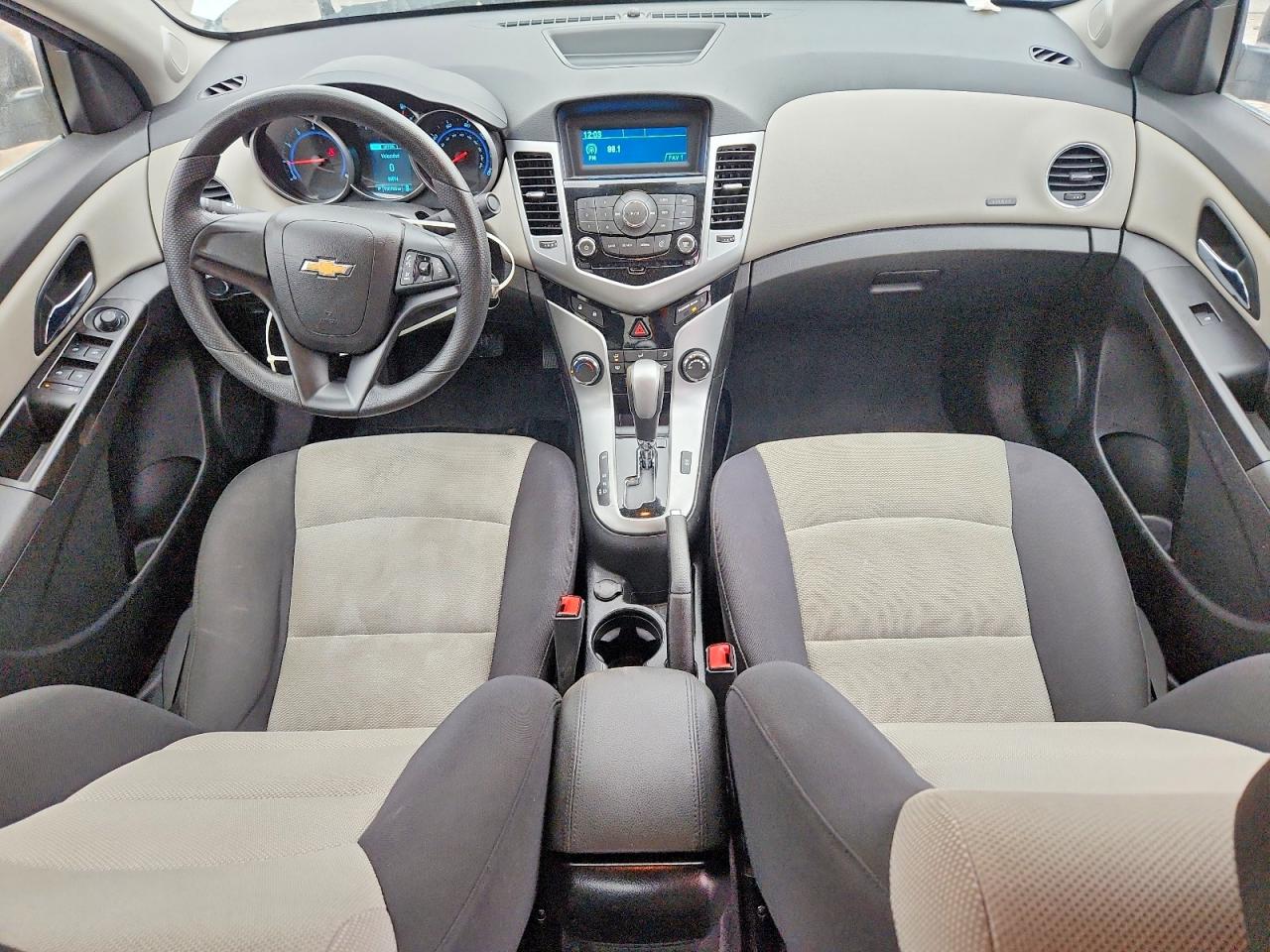 2014 CHEVROLET CRUZE LS photo 8