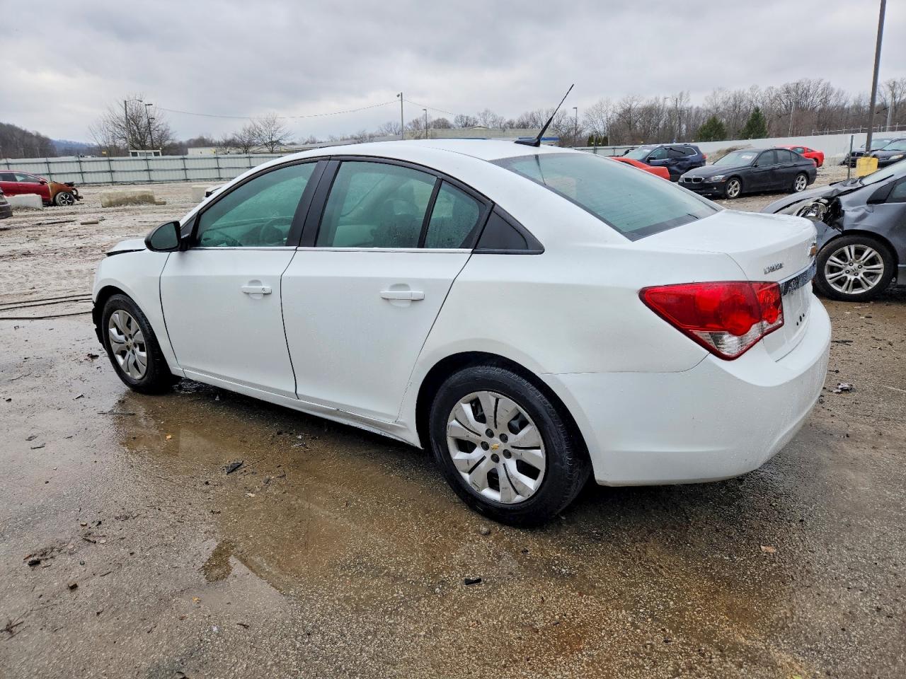 2014 CHEVROLET CRUZE LS photo 2