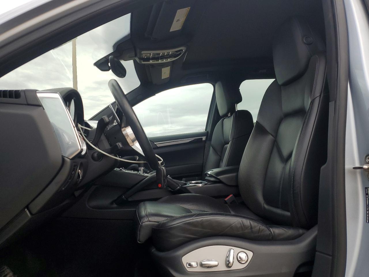 2018 PORSCHE CAYENNE photo 7