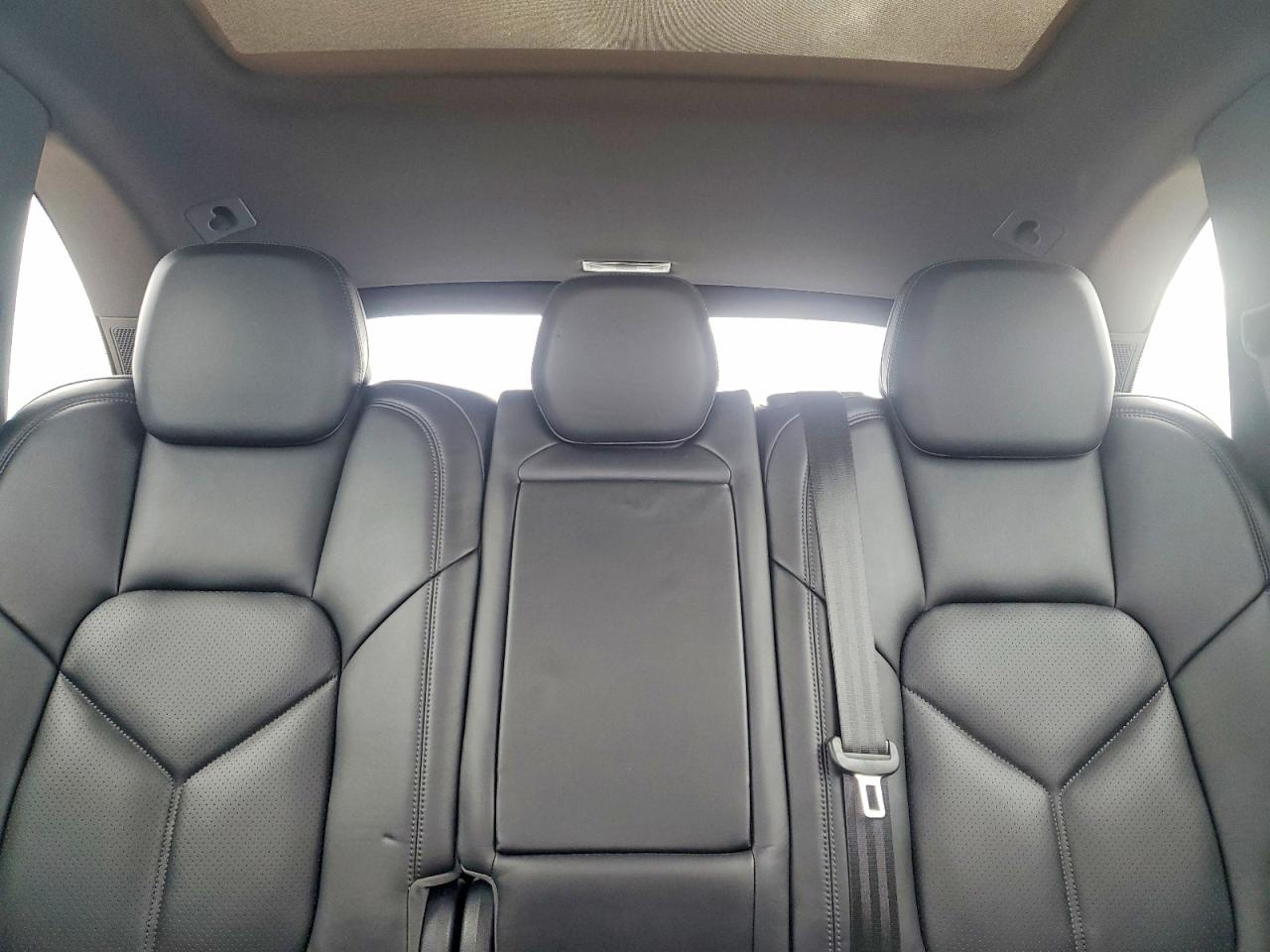 2018 PORSCHE CAYENNE photo 10