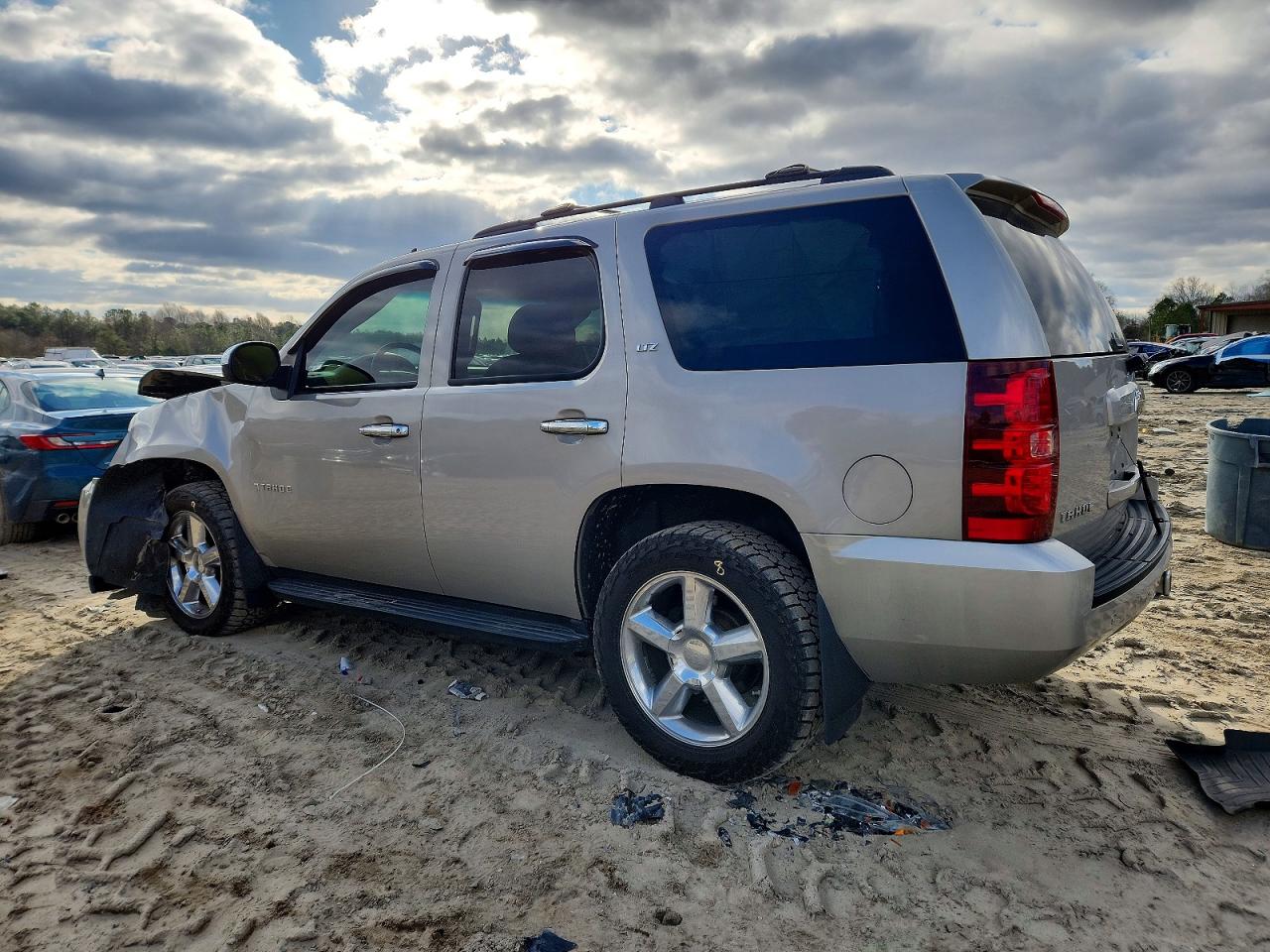 2008 CHEVROLET TAHOE K1500 photo 2