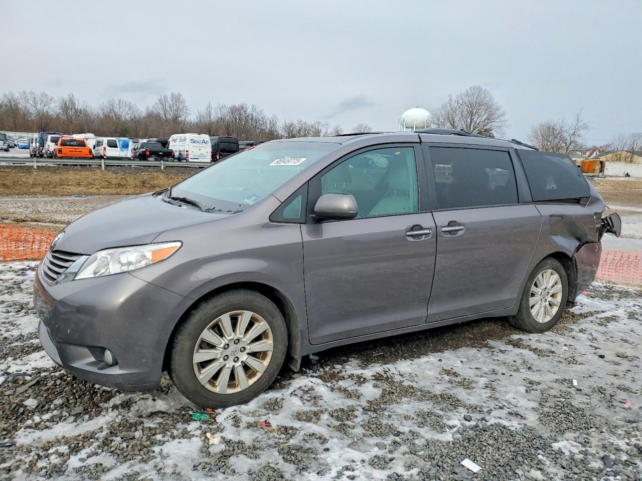 2015 TOYOTA SIENNA