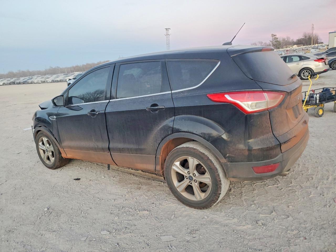 2016 FORD ESCAPE SE photo 2