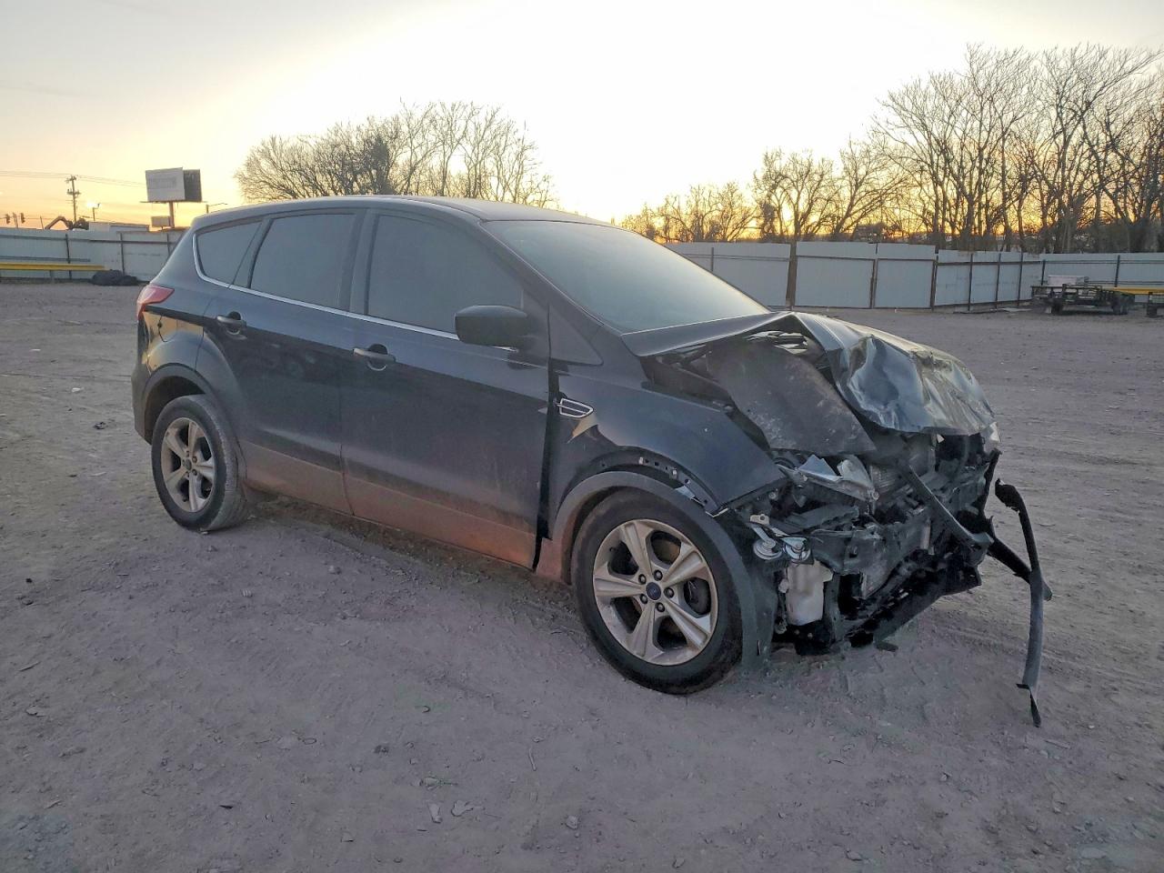 2016 FORD ESCAPE SE photo 4