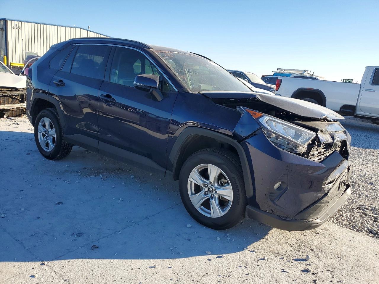 2019 TOYOTA RAV4 XLE photo 7