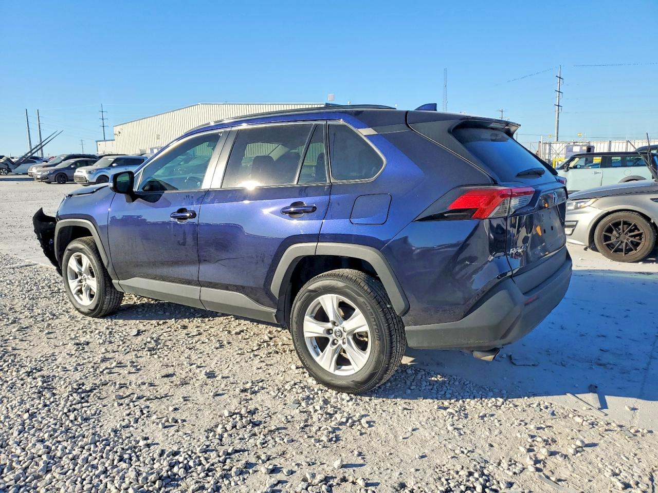 2019 TOYOTA RAV4 XLE photo 3