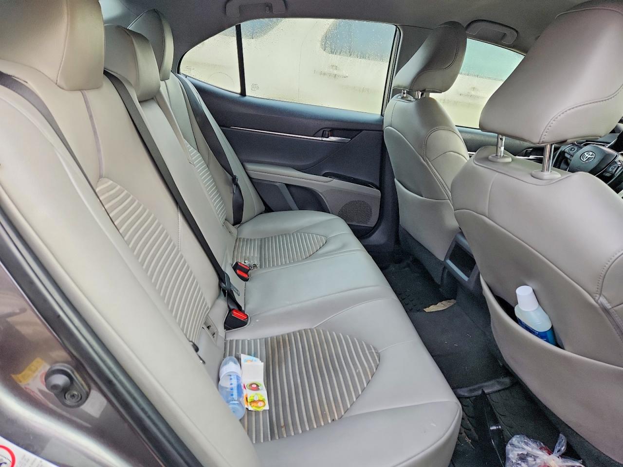 2019 TOYOTA CAMRY L photo 10