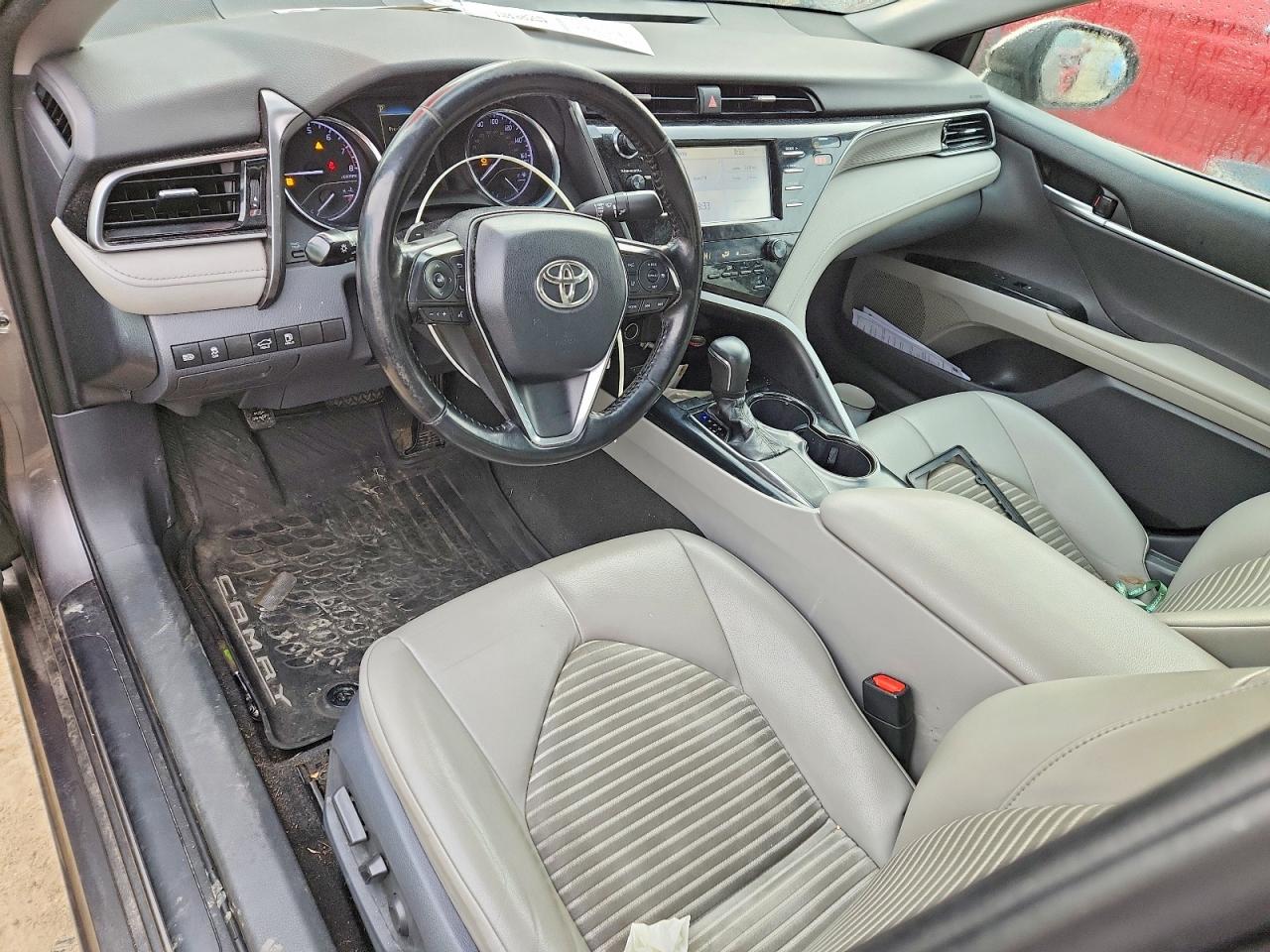2019 TOYOTA CAMRY L photo 8