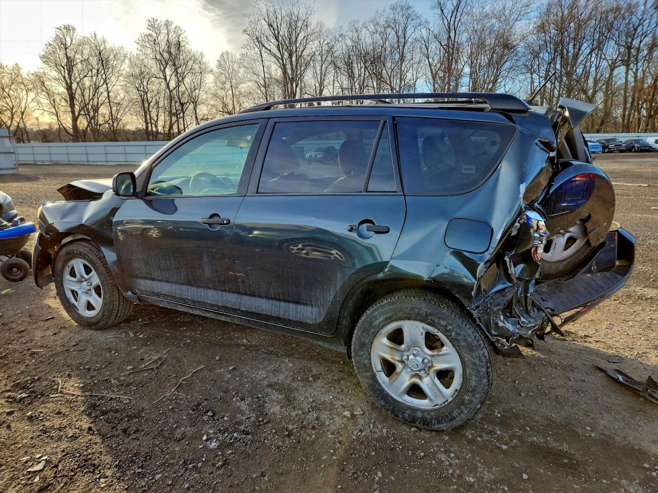 2011 TOYOTA RAV4 photo 2