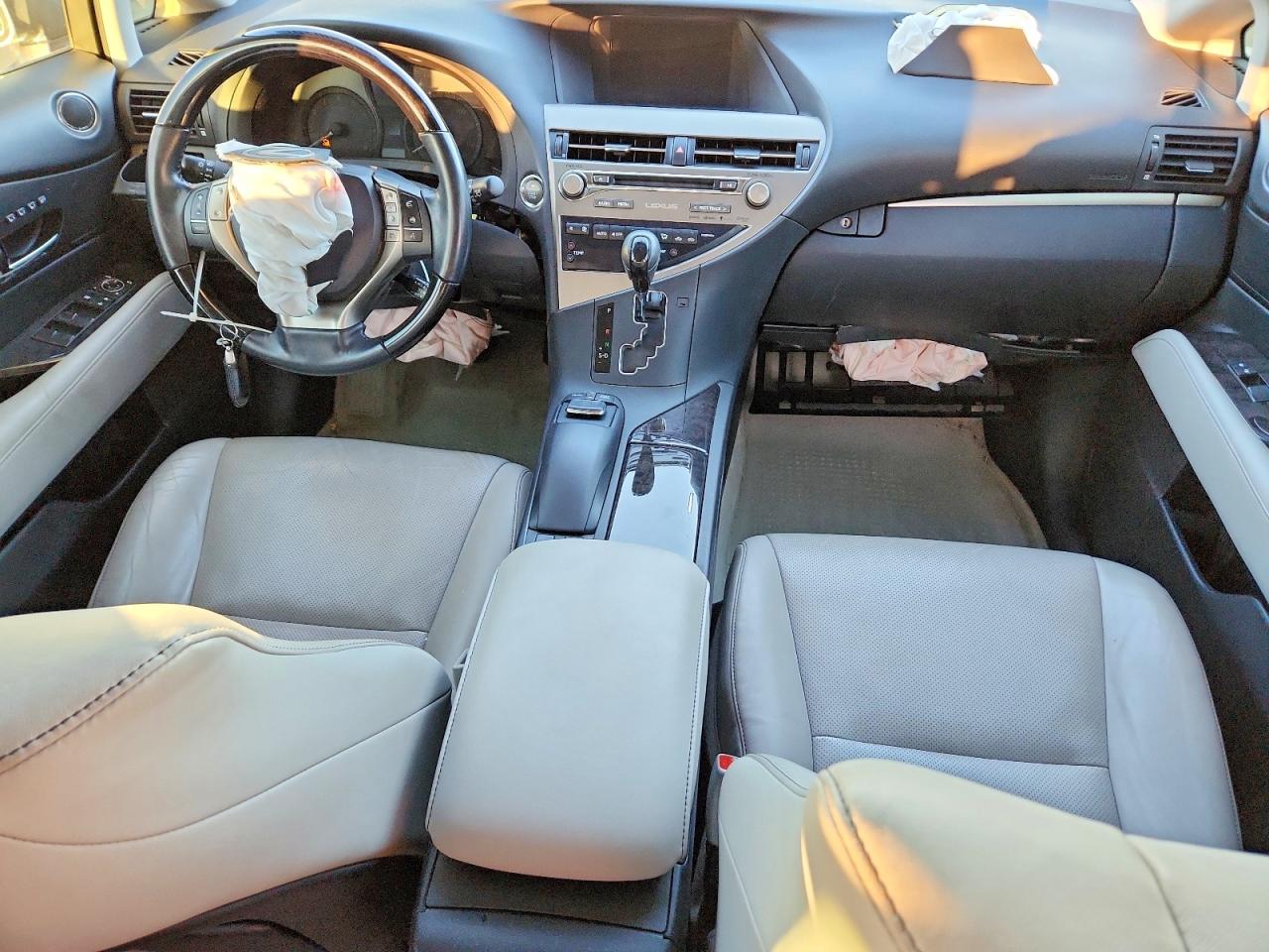 2015 LEXUS RX photo 8