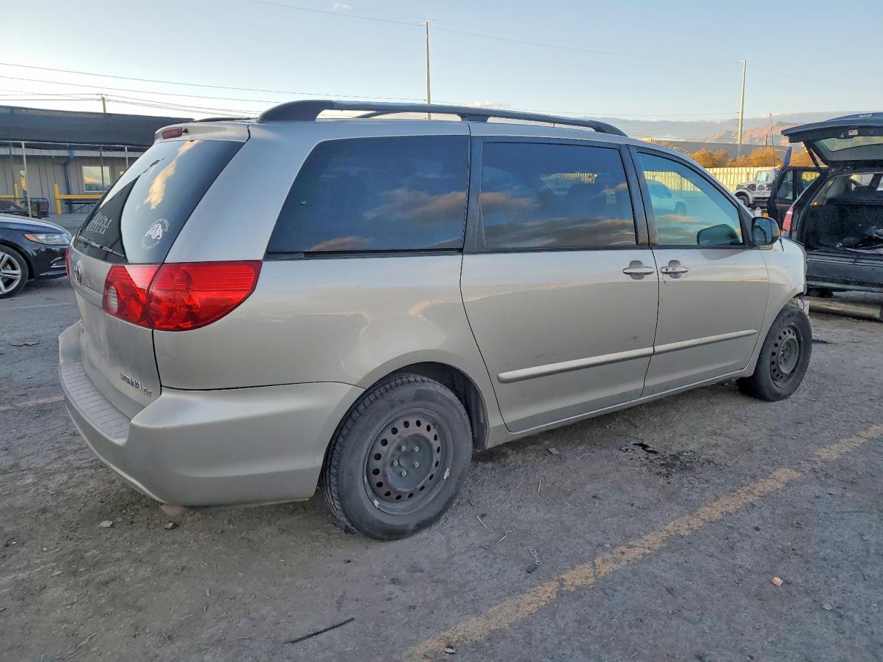 2006 TOYOTA SIENNA LE 7 PASSENGER photo 5