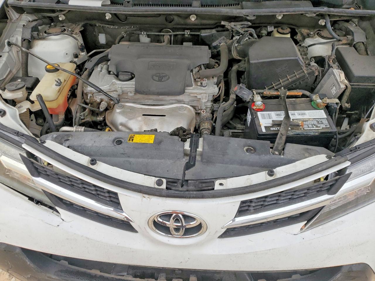 2014 TOYOTA RAV4 XLE photo 11