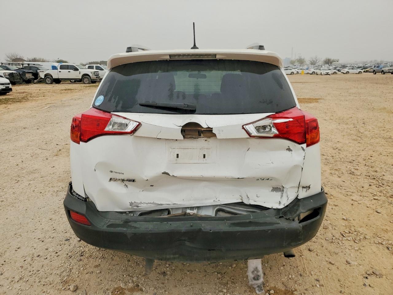 2014 TOYOTA RAV4 XLE photo 6