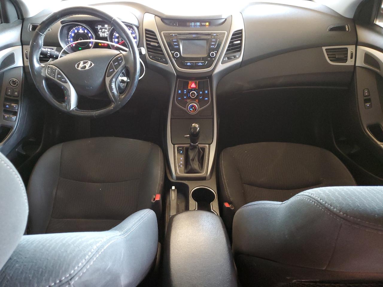 2015 HYUNDAI ELANTRA photo 8