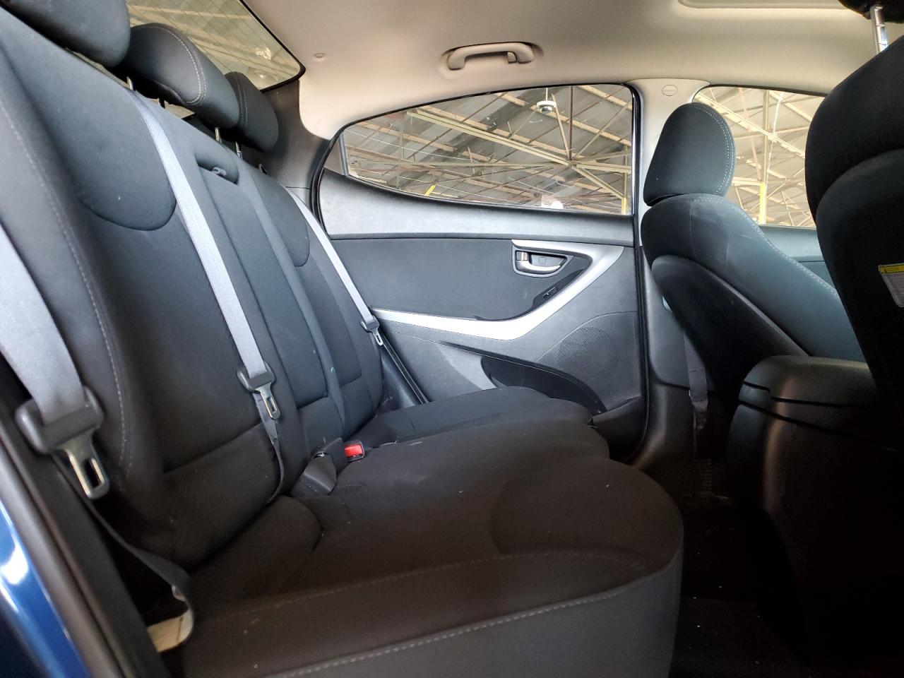 2015 HYUNDAI ELANTRA photo 10