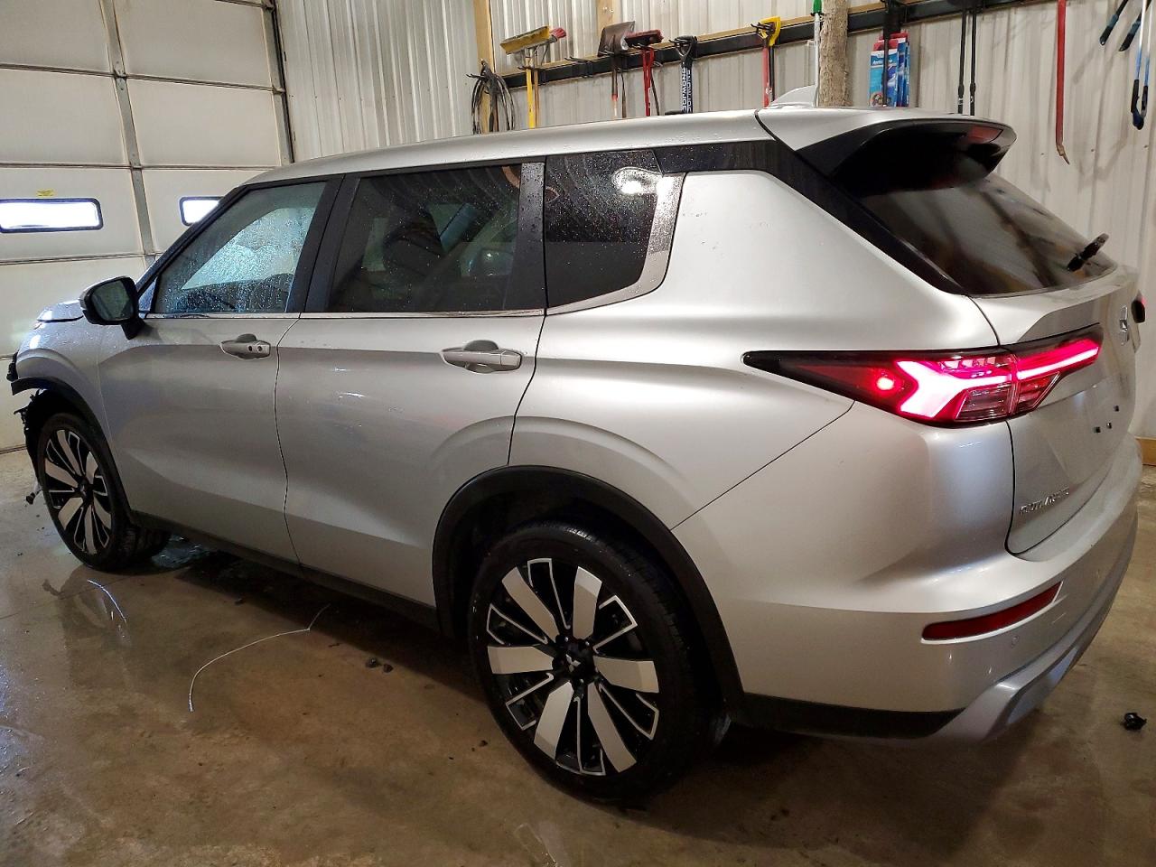 2025 MITSUBISHI OUTLANDER SE photo 2