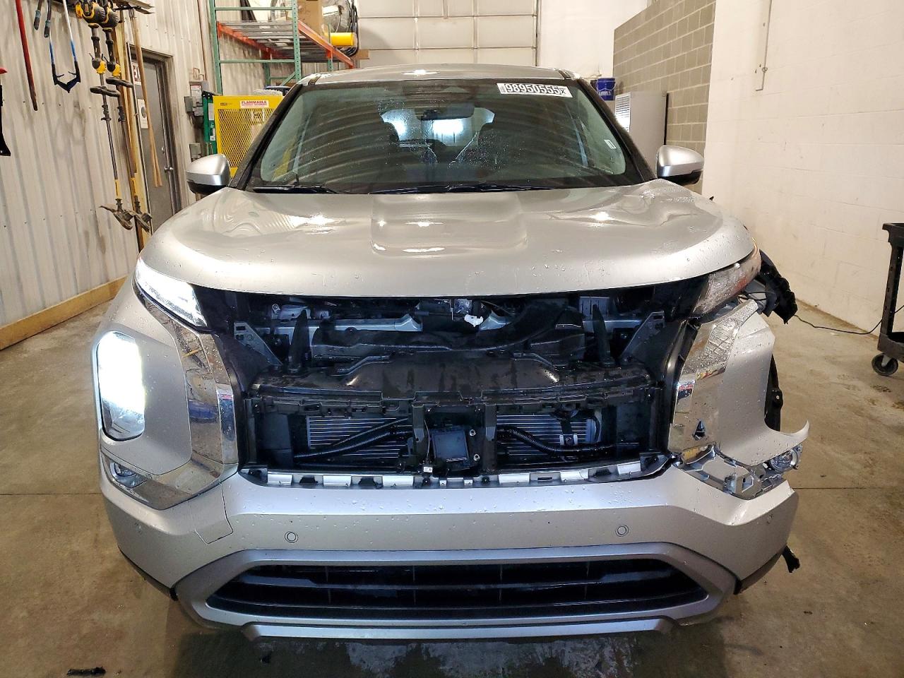 2025 MITSUBISHI OUTLANDER SE photo 5
