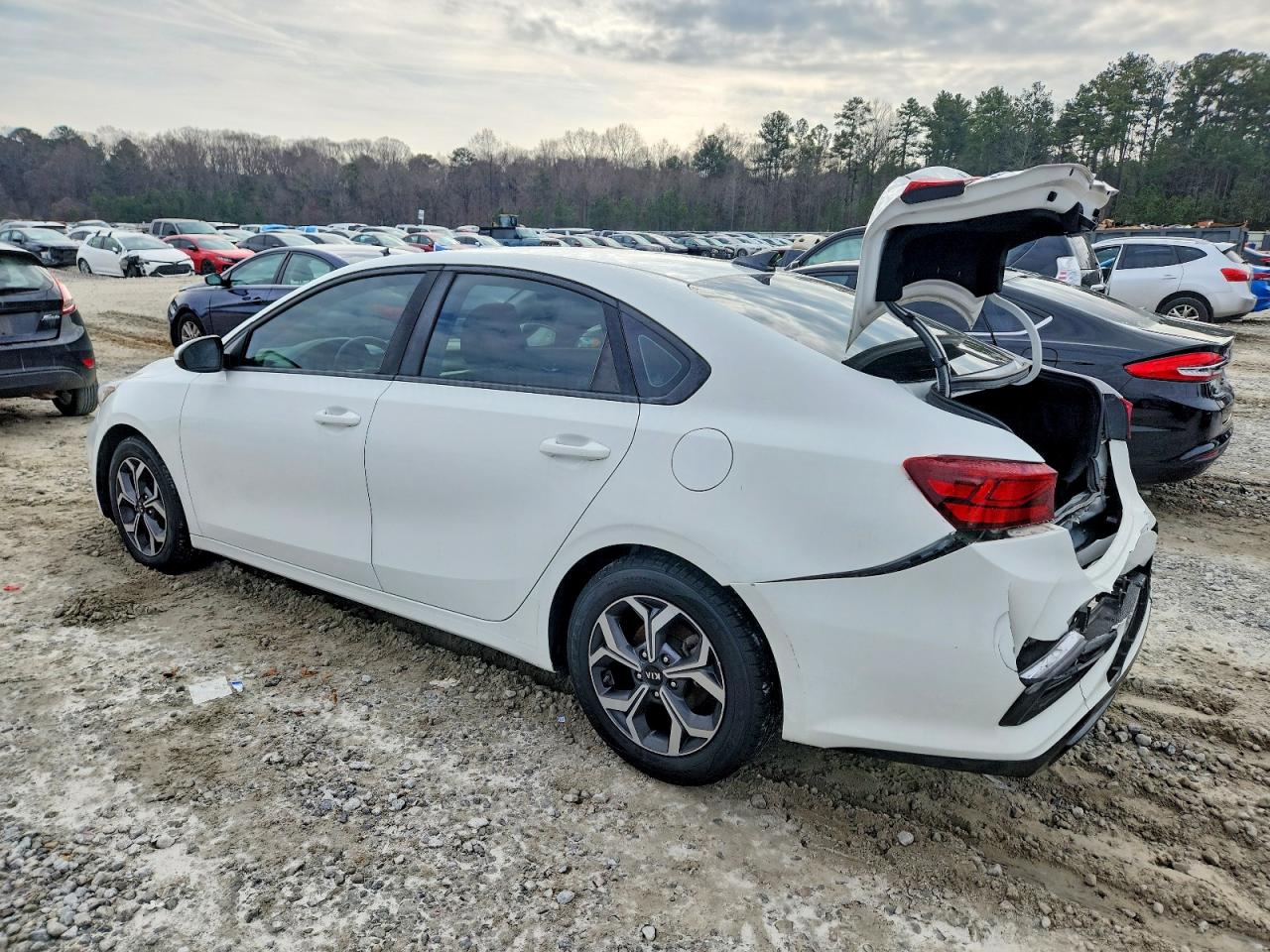 2020 KIA FORTE FE photo 3